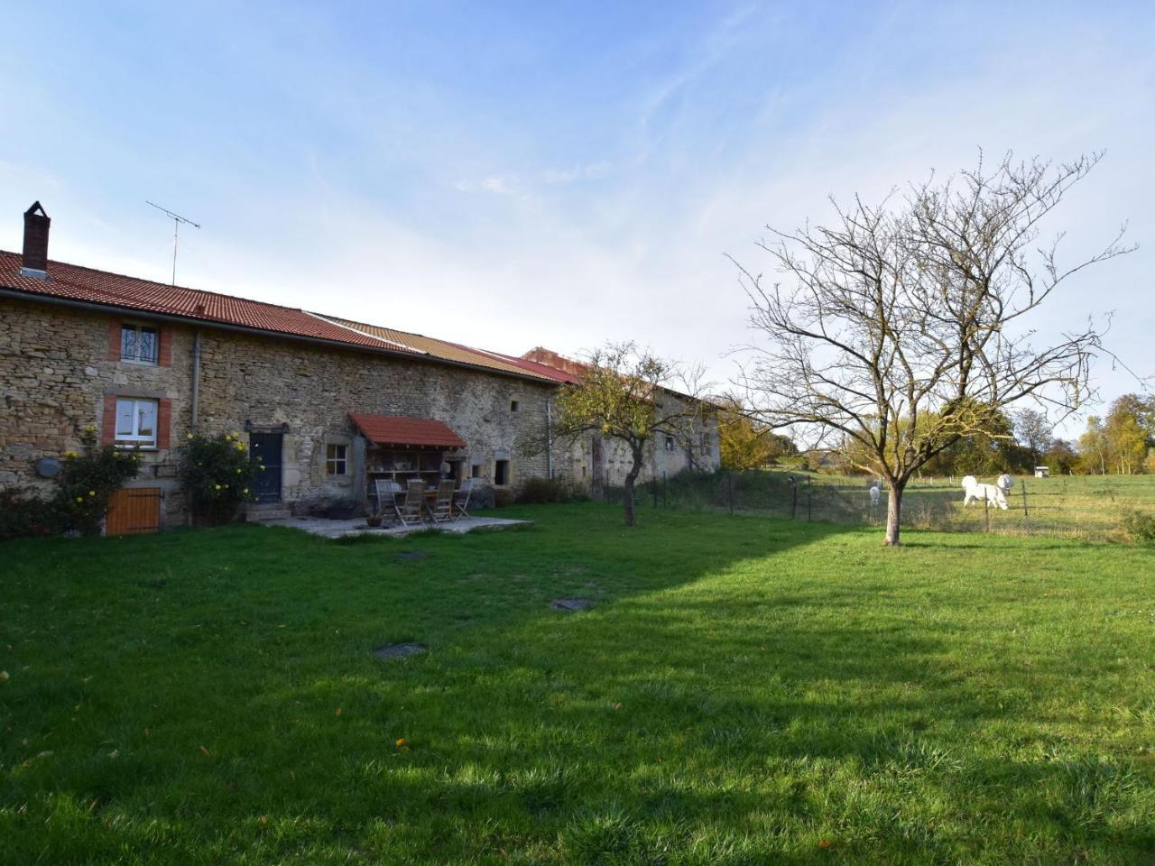 Spacious Holiday Home Near The Forest Barricourt 外观 照片